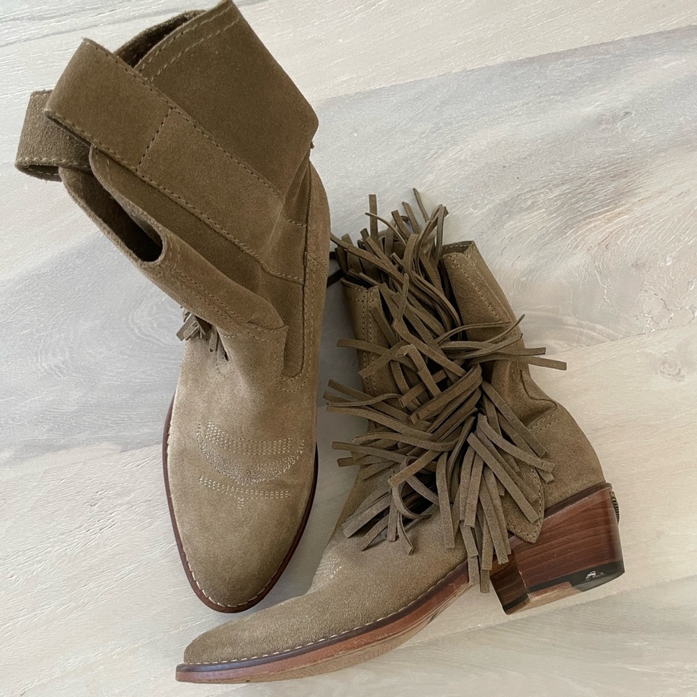 Zadig & Voltaire Pilar High Suede Fringe Boots in taupe Sz 37/7 Like New